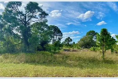 952 Kyle Ave, Lehigh Acres, FL 33974 - Photo 1
