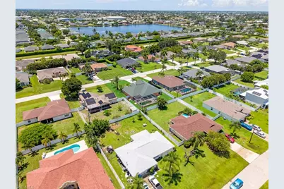 1805 SW 4th Ave, Cape Coral, FL 33991 - Photo 5