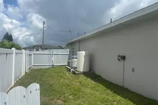 3208 NE 14th Ct, Cape Coral, FL 33909 - Photo 15