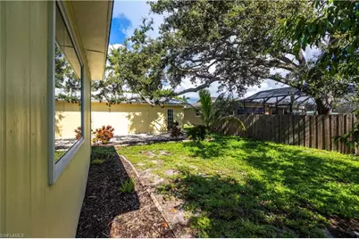 27654 Franklin St, Bonita Springs, FL 34134 - Photo 19