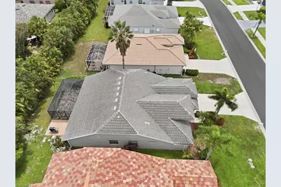 8137 Breton Cir, Fort Myers, FL 33912 - Photo 5