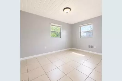 3240 Dora St, Fort Myers, FL 33916 - Photo 9