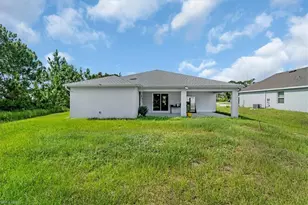6040 Keystone Cir, Labelle, FL 33935 - Photo 13