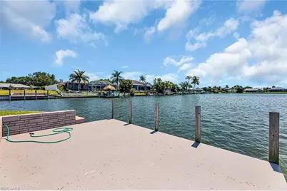219 SE 19th Ct, Cape Coral, FL 33990 - Photo 37