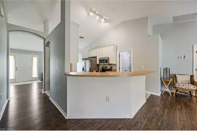 923 NE 9th Ter, Cape Coral, FL 33909 - Photo 9