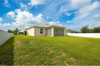 923 NE 9th Ter, Cape Coral, FL 33909 - Photo 23