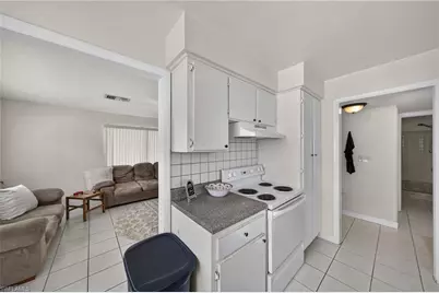 1306 SE 40th Ter, Cape Coral, FL 33904 - Photo 7