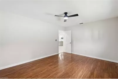 524 SE 8th Pl, Cape Coral, FL 33990 - Photo 31