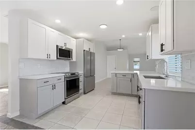 524 SE 8th Pl, Cape Coral, FL 33990 - Photo 17