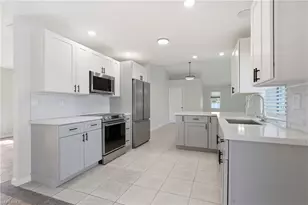 524 SE 8th Pl, Cape Coral, FL 33990 - Photo 17