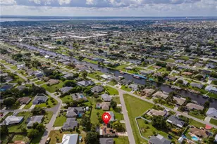 1205 SE 12th Ln, Cape Coral, FL 33990 - Photo 37