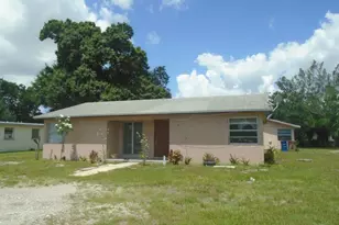 330 Ottumwa Ave, Fort Myers, FL 33905 - Photo 1