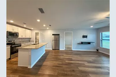 3010 NE 6th Pl, Cape Coral, FL 33909 - Photo 1