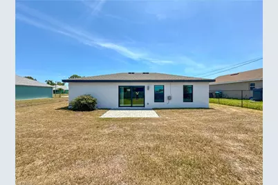 3010 NE 6th Pl, Cape Coral, FL 33909 - Photo 21
