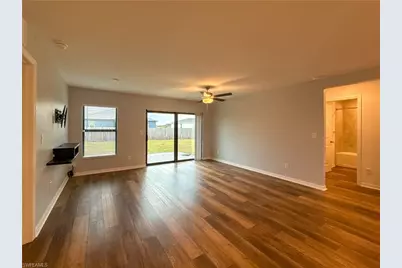 3010 NE 6th Pl, Cape Coral, FL 33909 - Photo 5
