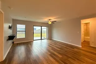 3010 NE 6th Pl, Cape Coral, FL 33909 - Photo 5