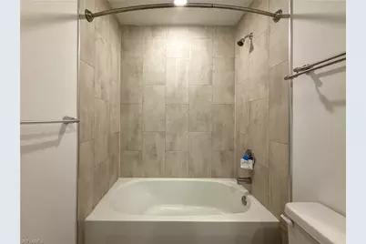 3010 NE 6th Pl, Cape Coral, FL 33909 - Photo 13