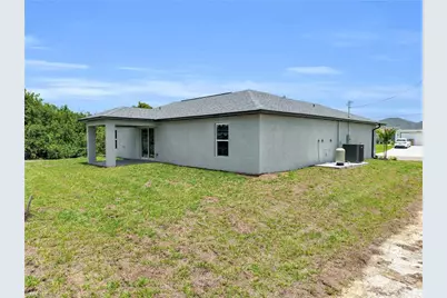 310 NE 9th Ter, Cape Coral, FL 33909 - Photo 7