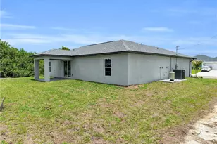 310 NE 9th Terrace, Cape Coral, FL 33909 - Photo 7