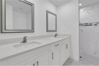 310 NE 9th Ter, Cape Coral, FL 33909 - Photo 15