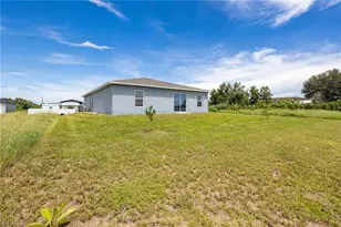 8043 Mangrove Cir, Labelle, FL 33935 - Photo 21