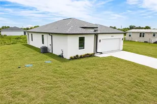 1042 Monday St, Labelle, FL 33935 - Photo 3