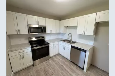 1740 Pine Valley Dr #115, Fort Myers, FL 33907 - Photo 9