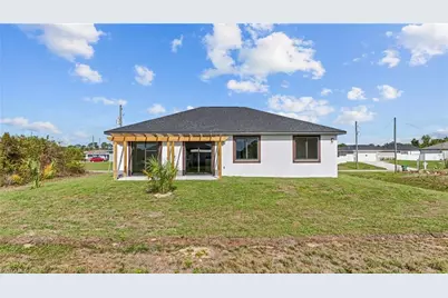 8033 Oakleaf Cir, Labelle, FL 33935 - Photo 23
