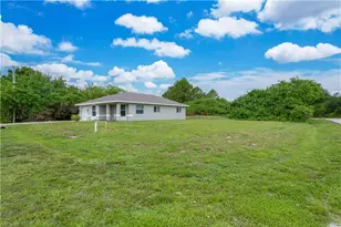 546 Sherwood Ave S, Lehigh Acres, FL 33974 - Photo 3
