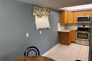 12481 McGregor Blvd, Fort Myers, FL 33919 - Photo 13