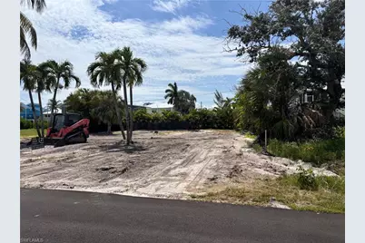 126 Mandalay Rd, Fort Myers Beach, FL 33931 - Photo 9