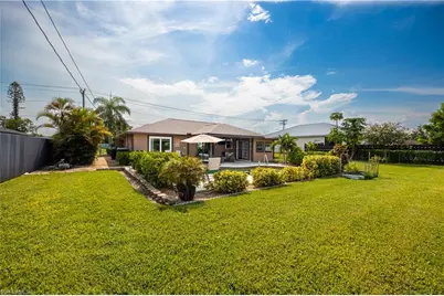 250 NE 10th Pl, Cape Coral, FL 33909 - Photo 33