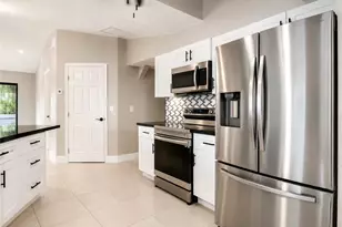 1520 SE 20th Ct, Cape Coral, FL 33990 - Photo 5