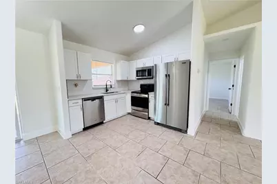 718 Rue Labeau Cir, Fort Myers, FL 33913 - Photo 9