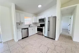 718 Rue Labeau Cir, Fort Myers, FL 33913 - Photo 9