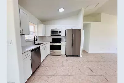 718 Rue Labeau Cir, Fort Myers, FL 33913 - Photo 7