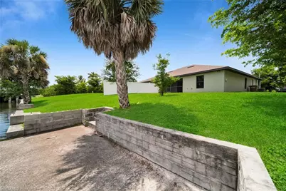 318 SW 7th Ter, Cape Coral, FL 33991 - Photo 27