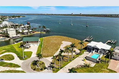 655 Matanzas Ct, Fort Myers Beach, FL 33931 - Photo 3