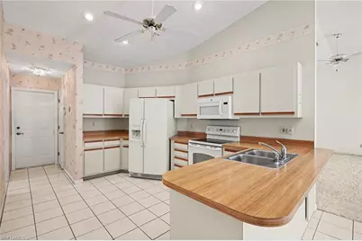 423 SW 12th St, Cape Coral, FL 33991 - Photo 13