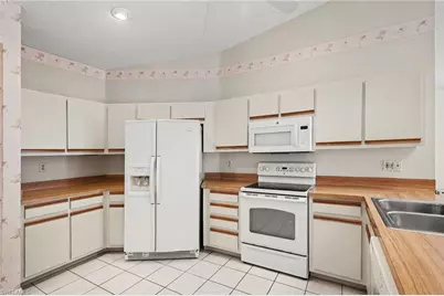 423 SW 12th St, Cape Coral, FL 33991 - Photo 15
