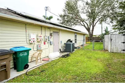 2304 SE 8th Ter, Cape Coral, FL 33990 - Photo 17