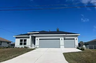 1819 NE 2nd St, Cape Coral, FL 33993 - Photo 1