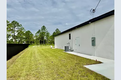 919 Hibiscus Ave, Lehigh Acres, FL 33972 - Photo 43