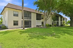 9261 Central Park Dr, Fort Myers, FL 33919 - Photo 7