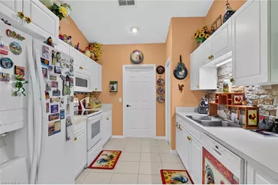 3570 NE 11th Ave, Cape Coral, FL 33909 - Photo 15