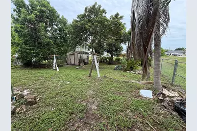 2800 41st St SW, Lehigh Acres, FL 33976 - Photo 23