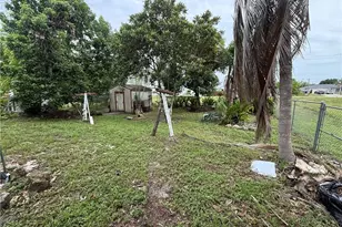 2800 41st St SW, Lehigh Acres, FL 33976 - Photo 23