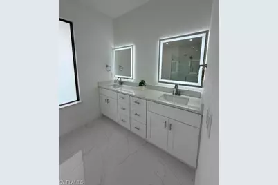 2124 NE 28th St, Cape Coral, FL 33909 - Photo 17