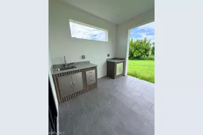 2124 NE 28th St, Cape Coral, FL 33909 - Photo 25