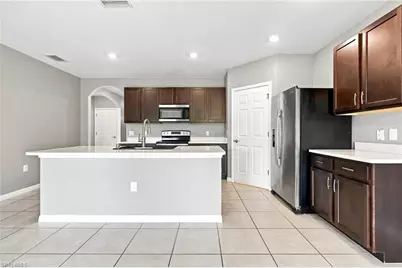3180 Cozumel Ct, Cape Coral, FL 33909 - Photo 5